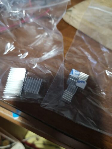 Kit Dissipadores de Calor para Raspberry Pi 3  Auto Adesivante photo review